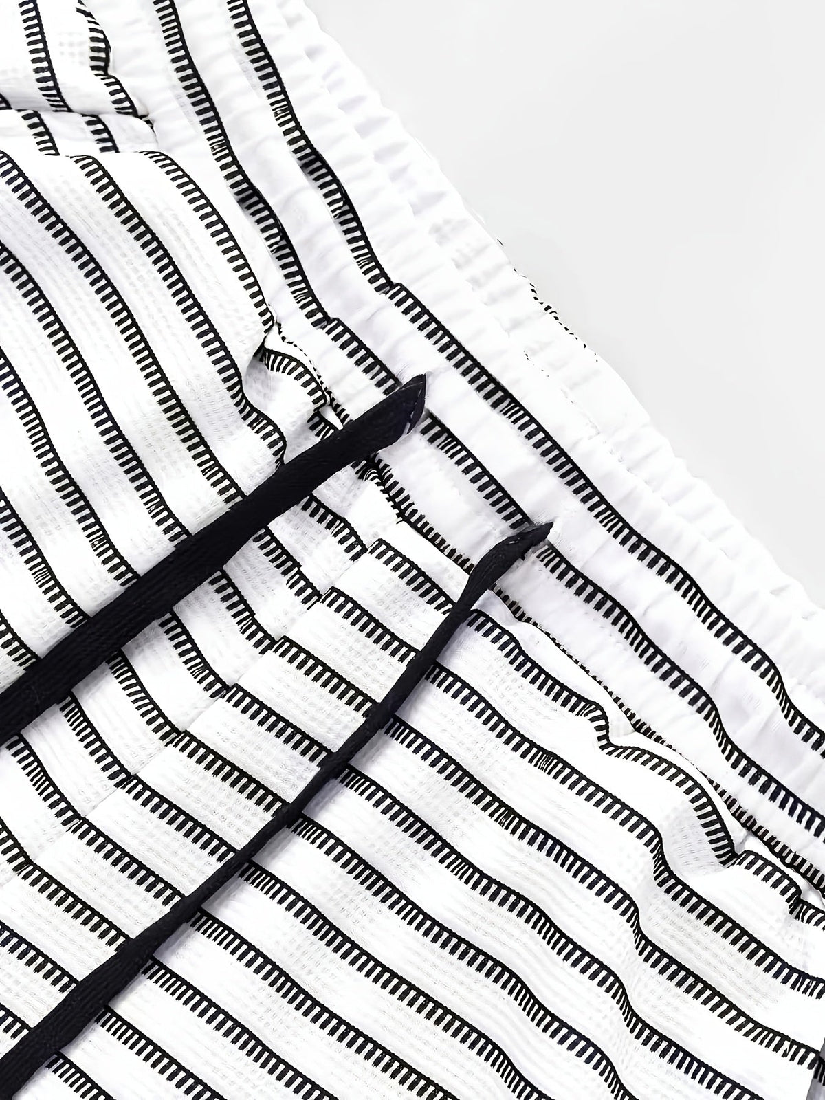 Tavo Stripe Short