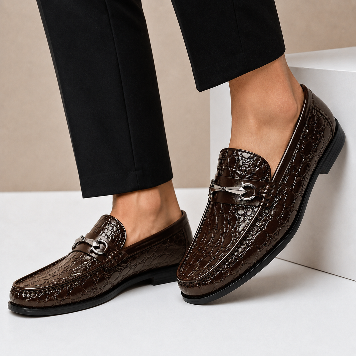Dorvaro Cowhide Leather Loafers
