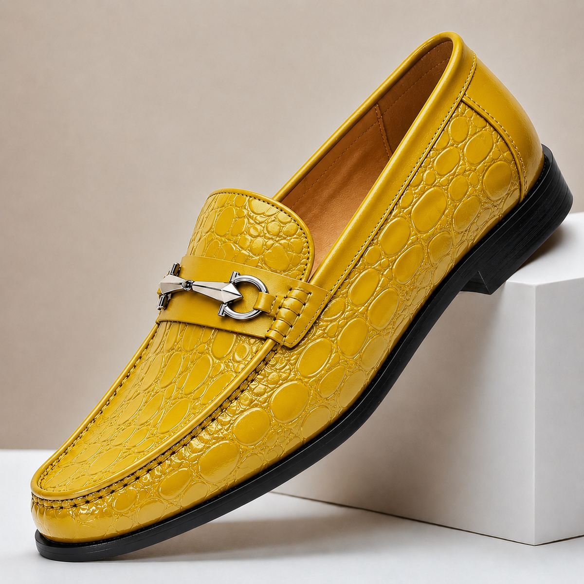 Dorvaro Cowhide Leather Loafers