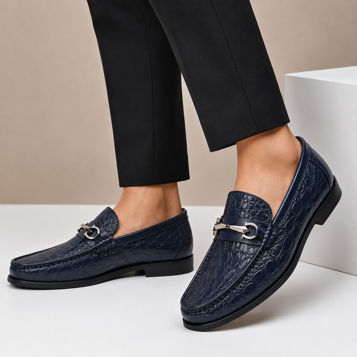 Dorvaro Cowhide Leather Loafers
